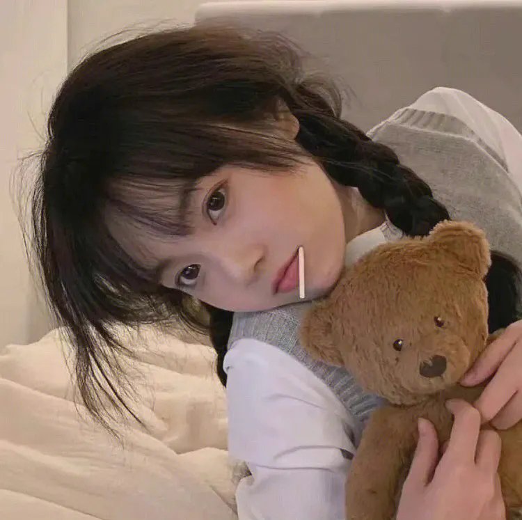 踉跄的女孩